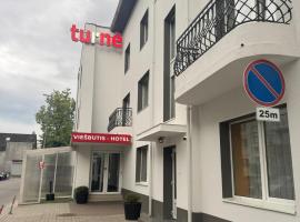 图尔纳酒店，位于希奥利艾的带停车场的酒店