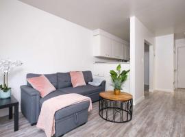 Cozy Studio Condo in Prime Downtown Location，位于温哥华的酒店