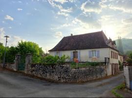 La Grande Maison - Saint Sauveur La Vallee，位于Saint-Sauveur-la-Vallée的酒店
