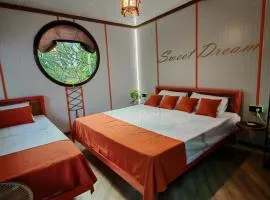 Qilimcha's Apartment with Rooftop Terrace