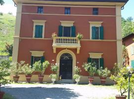 斯托里卡卡尔德里诺别墅住宿加早餐旅馆，位于Monte San Pietro的住宿加早餐旅馆