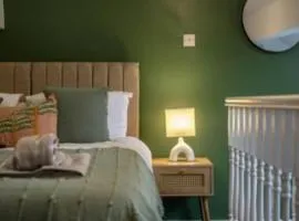 Rossendale 2 Bedroom House, Perfect For Contractors with Free Parking By Eason Stays