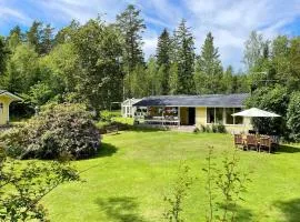 Cozy Summer Retreat in Graddo