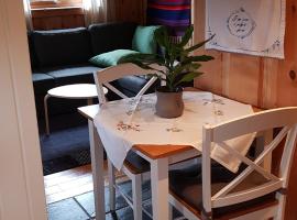 Torvløbakkan Gard，位于克维内斯达尔的酒店