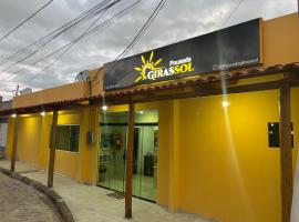 Pousada Girassol，位于皮拉尼亚斯的酒店