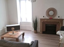 2 bedroom apartment & free parking，位于拉图迪潘的酒店