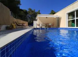House Leta Cozy Hideaway with Pool