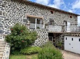Gîte pittoresque en campagne près du Puy-en-Velay, idéal pour nature et St-Jacques de Compostelle - FR-1-582-451