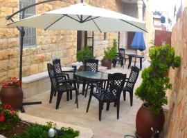 St Thomas Home's Guesthouse - Jerusalem，位于耶路撒冷的住宿加早餐旅馆