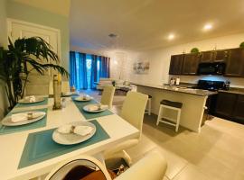 Tampa Modern Vacation Townhome，位于里弗维尤的酒店