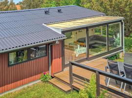 3 Bedroom Awesome Home In Hørve，位于Hørve的酒店