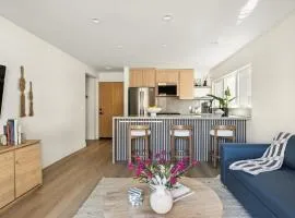 Tide House - Unit A - Modern Seaside 1BD w Parking