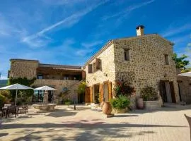 Mas Mont-Laure Jacuzzi, Pool & Tranquility