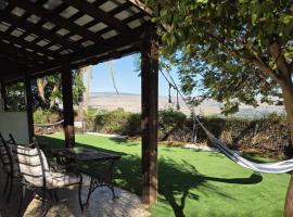 דירות סטודיו ענבר בקיבוץ，位于Ma‘yan Barukh的酒店