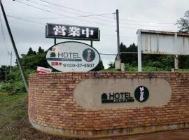 HOTEL i