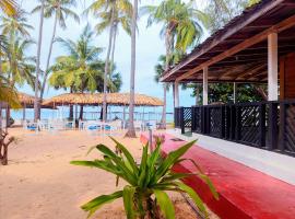 Alles Beach Hotel，位于亭可马里SLAF China Bay - TRR附近的酒店