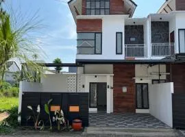 MP Villa Boulvard 43 Malang