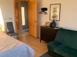 Linden apartment，位于Preiļi的带停车场的酒店