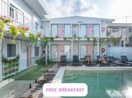 Surf Inn Boutique Backpackers - FREE BREAKFAST，位于黄金海岸的豪华酒店