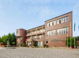 Mona Hotel and Cottages，位于连科兰的酒店