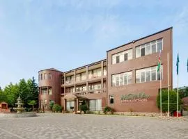 Mona Hotel and Cottages