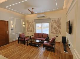 Skylight Suites，位于Doiwāla的酒店