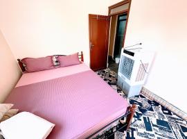 Studio in City Center Living at Heart of It All，位于拉希迪耶的酒店