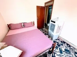 Studio in City Center Living at Heart of It All