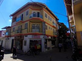 Hotel ZONA ROSA MARINILLA，位于马里尼亚的酒店