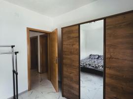 Guest House 369，位于亚伊采的酒店