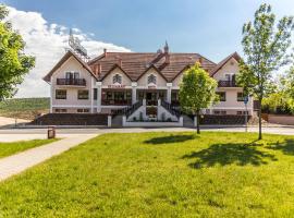 M1 Szekér Csárda Hotel és Étterem，位于Obarok的酒店