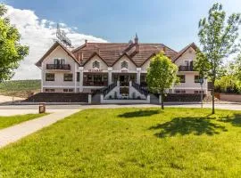 M1 Szekér Csárda Hotel és Étterem