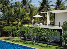 兰卡瓦特拉海洋度假酒店及Spa，位于坦加拉的带停车场的酒店