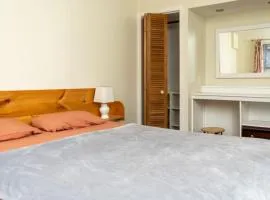 Pine Lake 3-Bedroom Cottage #12 - The Gallery