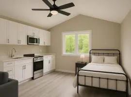 Studio Cottage #9 - Virginia Pine