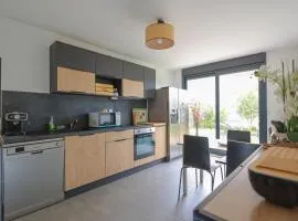 Logement cosy neuf avec jardin