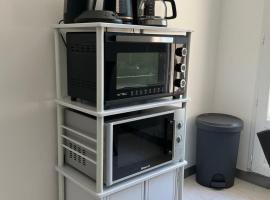 Logement climatisé Ardèche à Bessas 140m2，位于Bessas的酒店