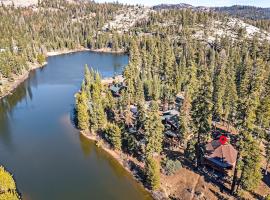 The Lake Chalet，位于Bear Valley的酒店