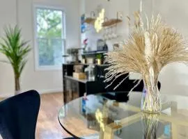 Hotel-Style, No Host, Professionally Managed ID255