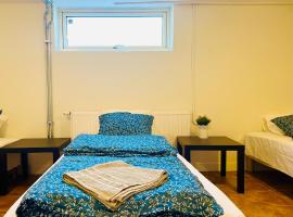 Cozy room with two single bed in Landskrona，位于兰斯克鲁纳的酒店