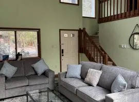 Cozy Retreat in Scenic Poconos