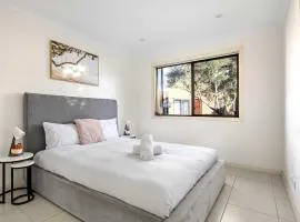 Convenient 2BR Nest in Liverpool - Stay with Ease