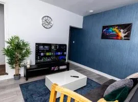 4 Bedroom House in Wolverhampton Sleeps 8 Ideal for Contractors
