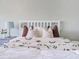 Nest in the Orchard--cozy room