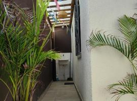 Comodidades na Estrada do Coco，位于卡马萨里的酒店