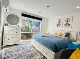 3 bedroom House in Hampton Park，位于Hampton Park的酒店