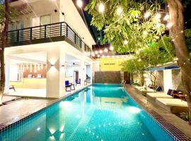 SKY VILLA - BKK Phnom Penh - Rooms & Apartments - FREE LAUNDRY，位于金边的酒店
