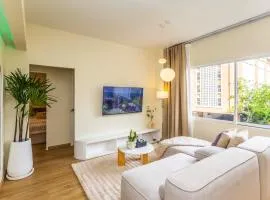 2 Bedroom for 3 guests in heart Sathorn with Balcony