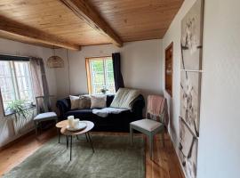 Cozy little house in Väsby，位于赫加奈斯的酒店