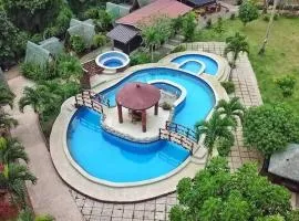 Eljoy's Forest Resort